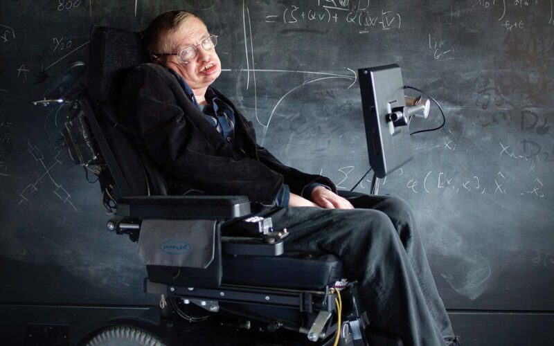 ¿Qué dijo Stephen Hawking sobre los agujeros negros?