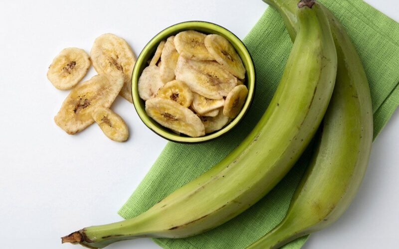 Plátano verde: razón por la que podría prevenir el cáncer colorrectal